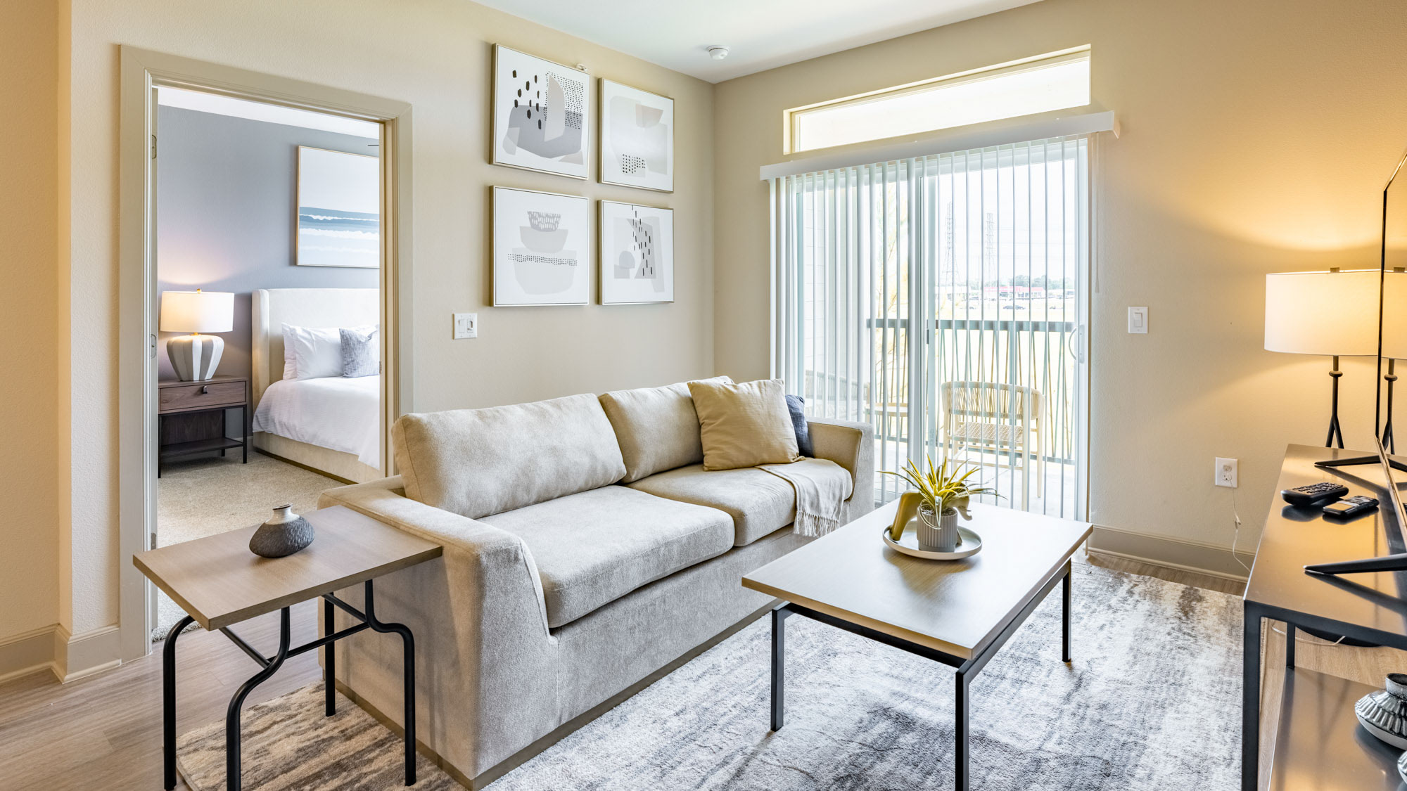 Rent Advenir at Boulder Creek 8206 in Houston, TX Landing